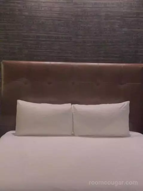Tower One Bedroom Suite bed picture #3