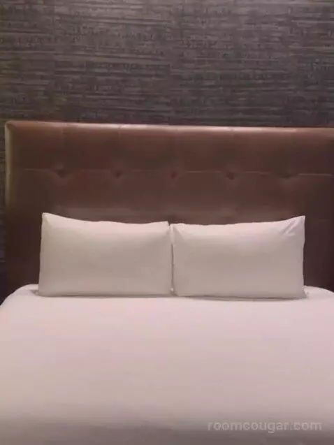 Tower One Bedroom Suite bed picture #5