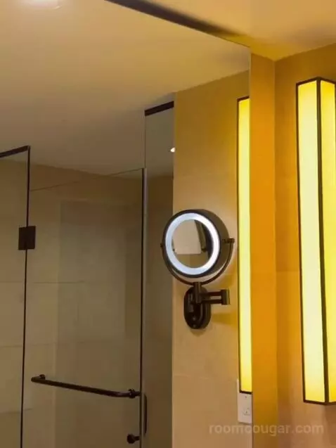 Nobu Premium King Panoramic View bathroom picture #7