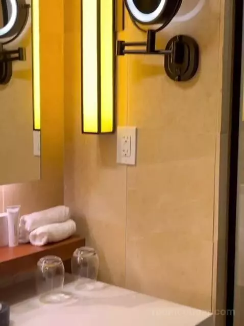 Nobu Premium King Panoramic View bathroom picture #12