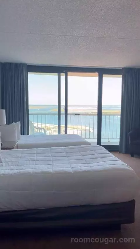 Deluxe Studio with Two Double Beds (#2809) view picture #2