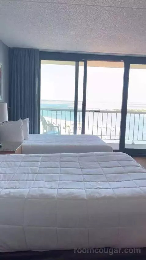 Deluxe Studio with Two Double Beds (#2809) view picture #3