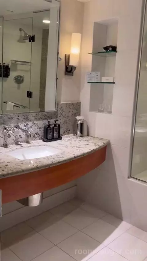 Classic Queen Room (#2737) bathroom picture #3