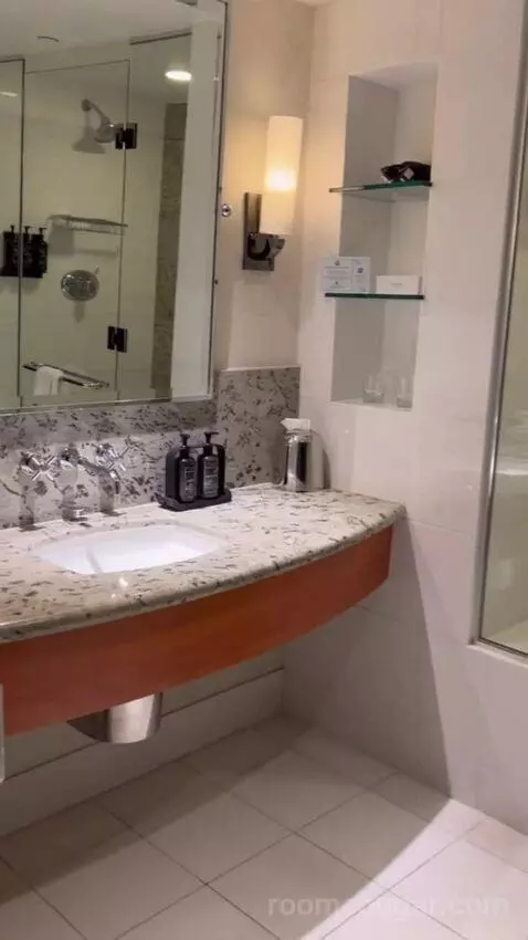 Classic Queen Room (#2737) bathroom picture #4