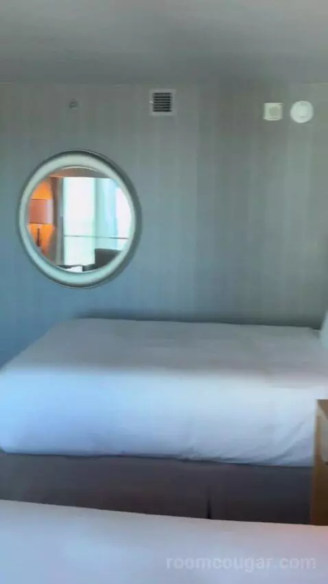 Classic Queen Room (#2737) bed picture #10