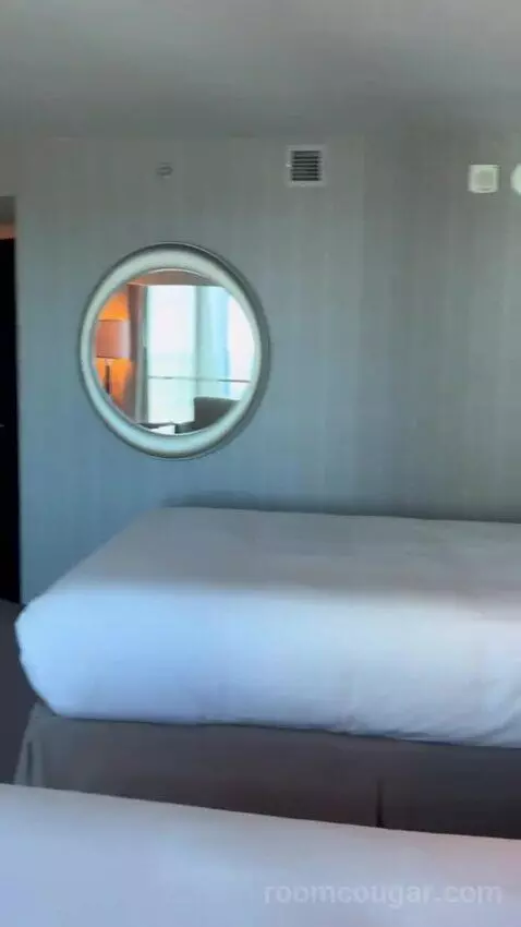 Classic Queen Room (#2737) bed picture #11