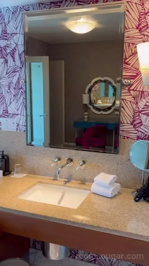 Fiore King Suite (#1954) bathroom picture #12