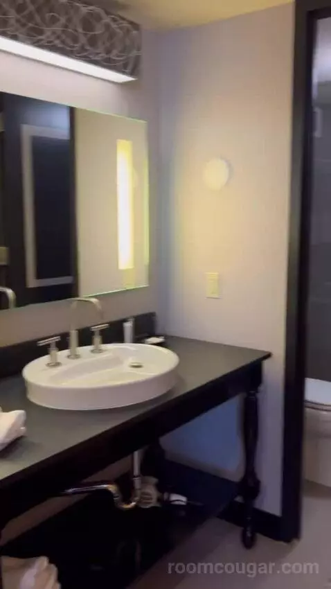 North Tower 2 Bedroom Suite (#1507) bathroom picture #1