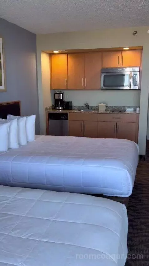 Deluxe Studio with Two Double Beds (#2718) bed picture #7