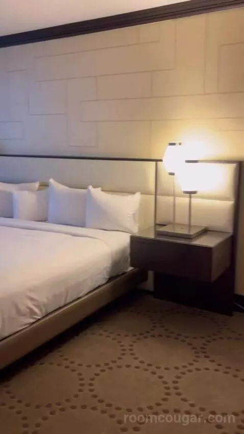 Coastal Tower, Luxury, 1 King (#623) bed picture #10
