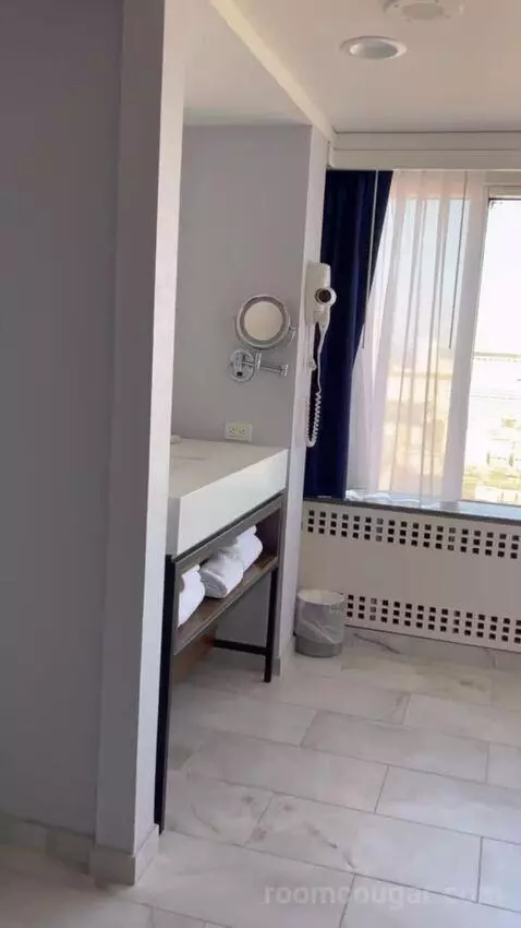Renovated! Bally’s Tower Junior Suite City View (#3424) bathroom picture #1