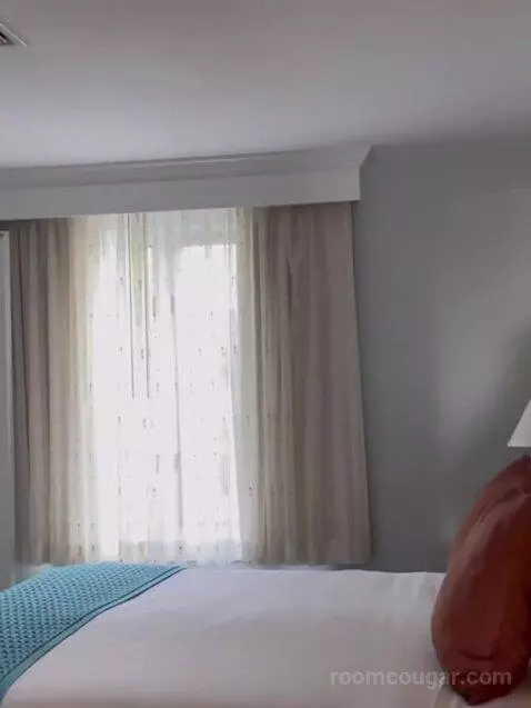 Villa with Sea View bed picture #2