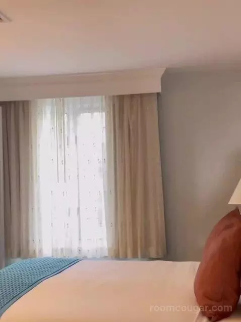 Villa with Sea View bed picture #3