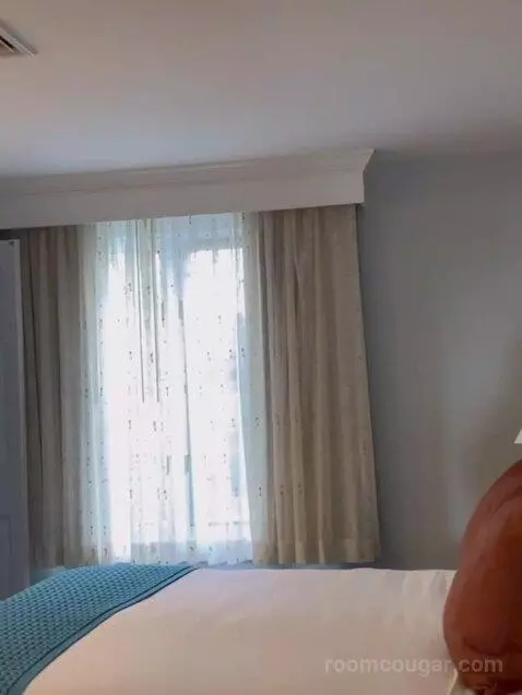 Villa with Sea View bed picture #7