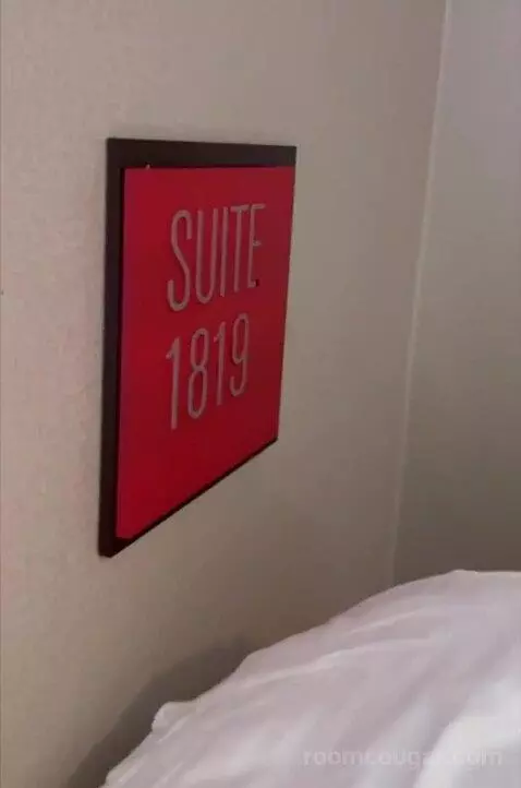 Suite (#1819) bed picture #2