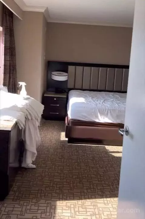 Suite (#1819) bed picture #8