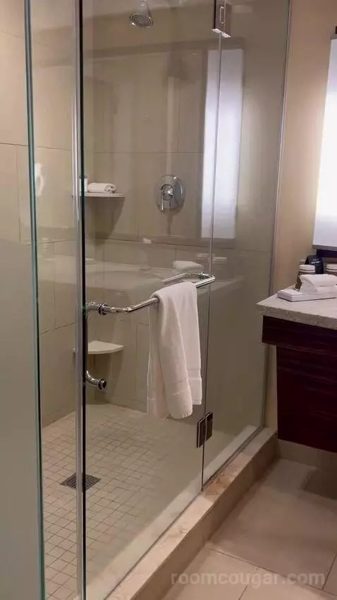 North Tower Ocean Deluxe 2 Queens (#3260) bathroom picture #6