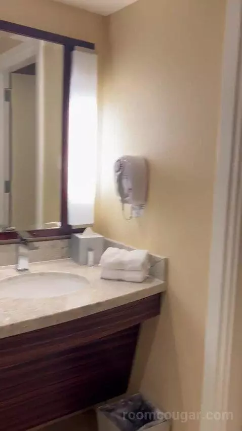 North Tower Ocean Deluxe 2 Queens (#3260) bathroom picture #12
