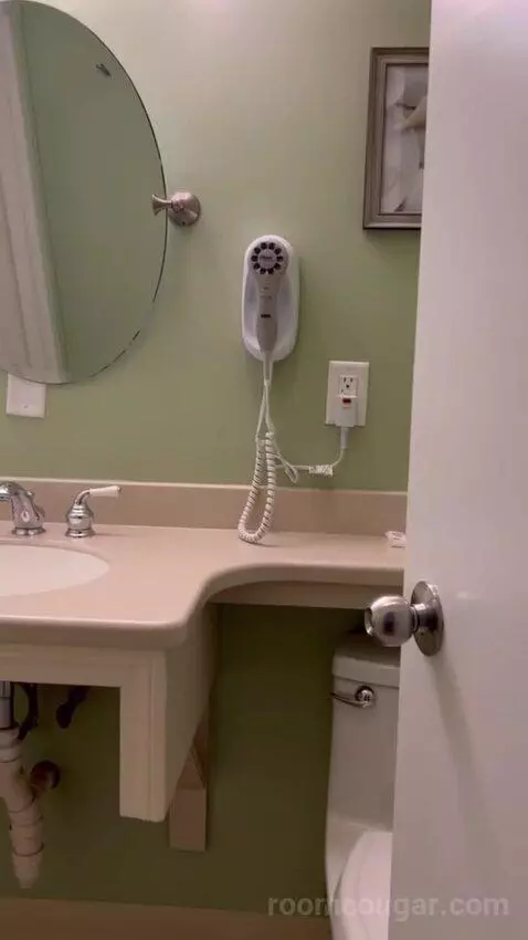 One-Bedroom Suite (#107) bathroom picture #7