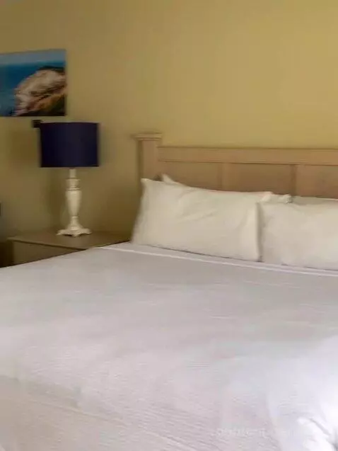Suite bed picture #1