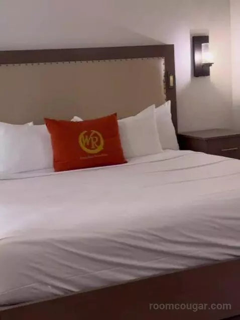 One-Bedroom Suite bed picture #1