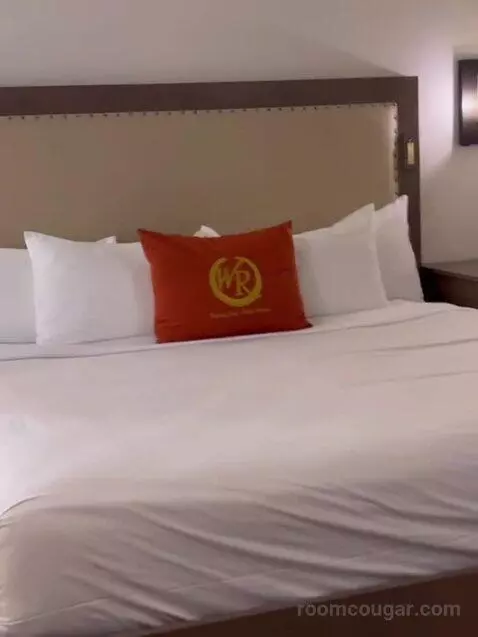 One-Bedroom Suite bed picture #6