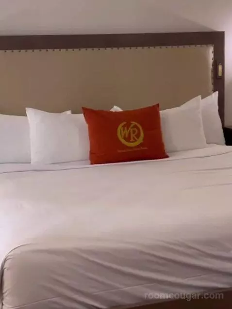 One-Bedroom Suite bed picture #9