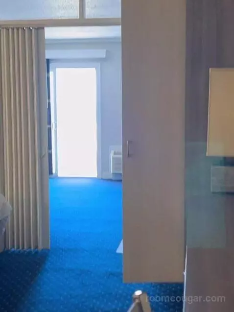Suite (Catagory E) picture #5