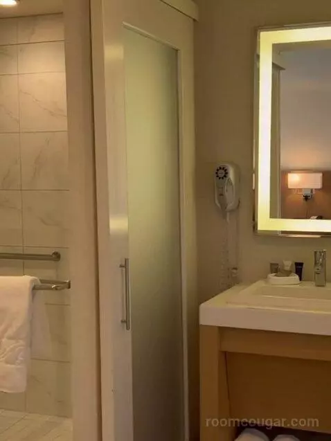 North Classic Room 2 Queen (#720) bathroom picture #3