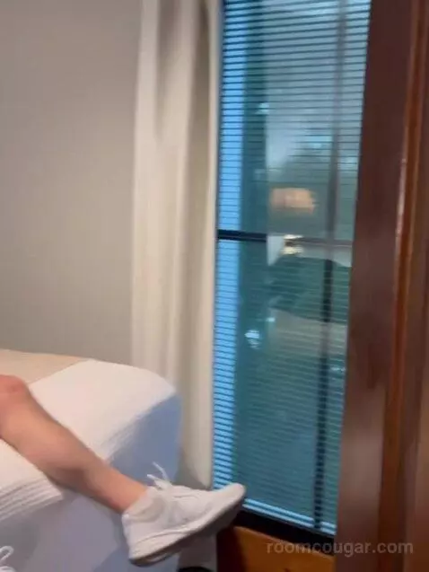 Suite bed picture #3
