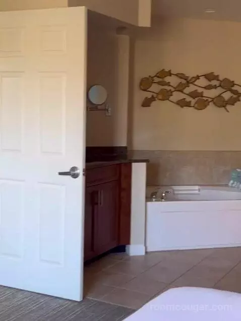 Two-Bedroom Villa with King/Double Beds, Sofa Bed and Balcony (#1330) bathroom picture #6
