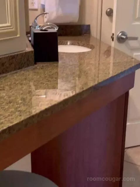 Two-Bedroom Villa with King/Double Beds, Sofa Bed and Balcony (#1330) bathroom picture #4