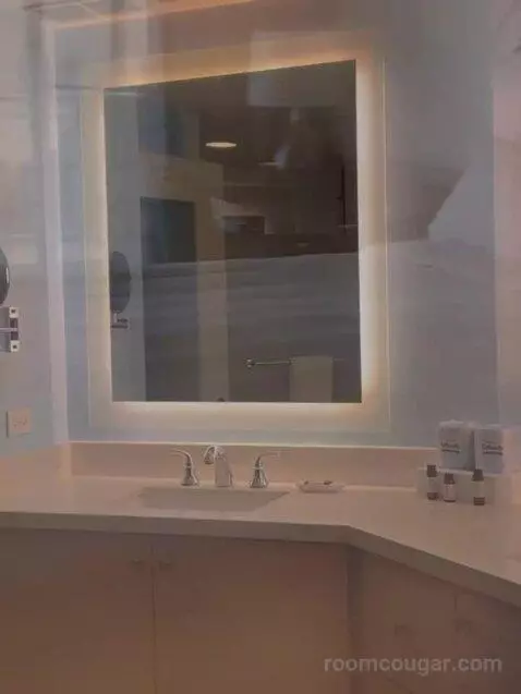 2 Bedroom Villa, Close To the Beach, Balcony bathroom picture #10