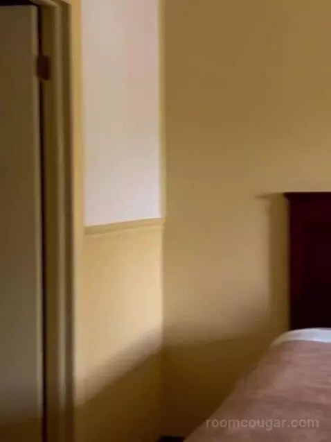 Suite bed picture #1