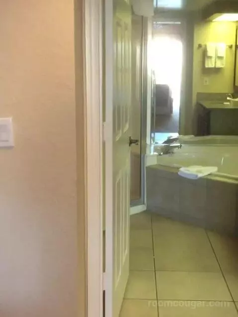 3 Bedroom Villa bathroom picture #1