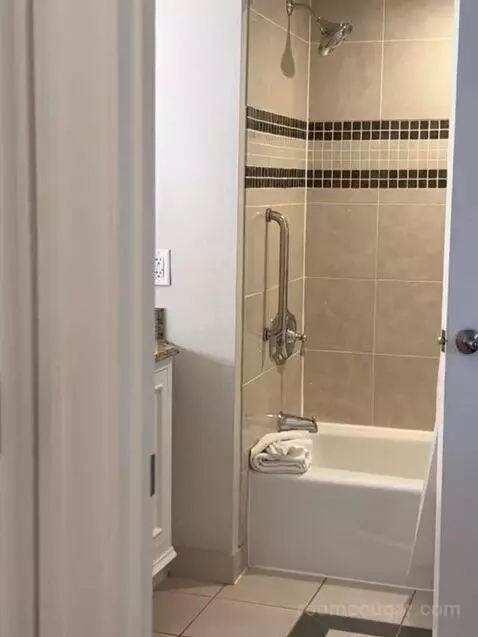 2 Bedroom Villa, Oceanfront, Balcony (#3092) bathroom picture #3
