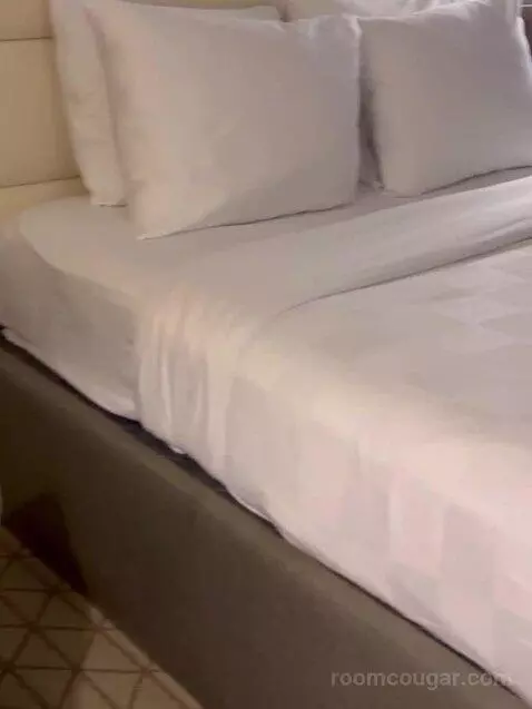 Sky Tower Two Deluxe Queen Beds bed picture #6
