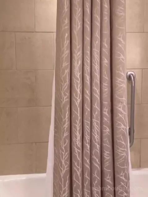 Sky Tower Two Deluxe Queen Beds bathroom picture #8