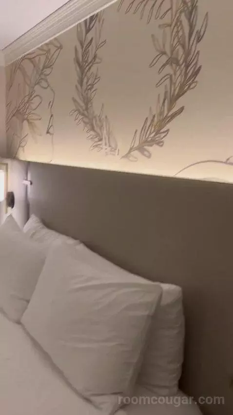 Newly Renovated Centurion Tower Premium King (#3618) bed picture #4