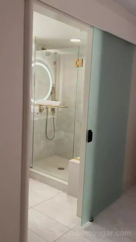 Newly Renovated Centurion Tower Premium King (#3618) bathroom picture #1