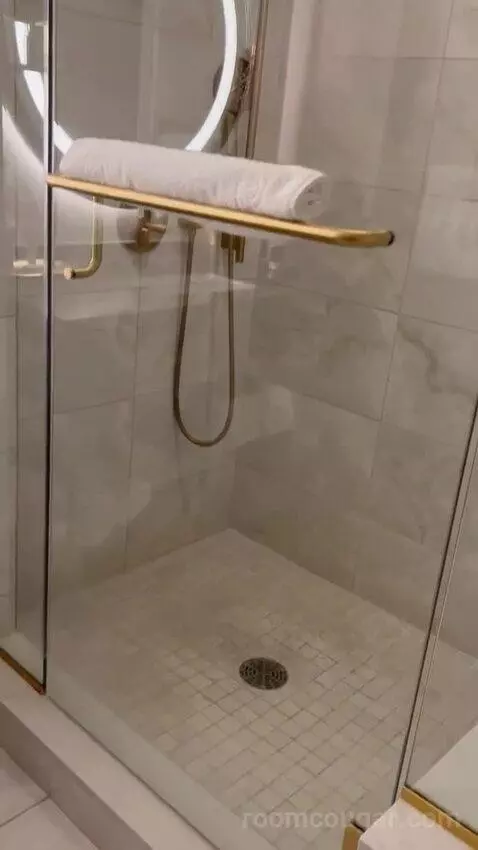 Newly Renovated Centurion Tower Premium King (#3618) bathroom picture #7