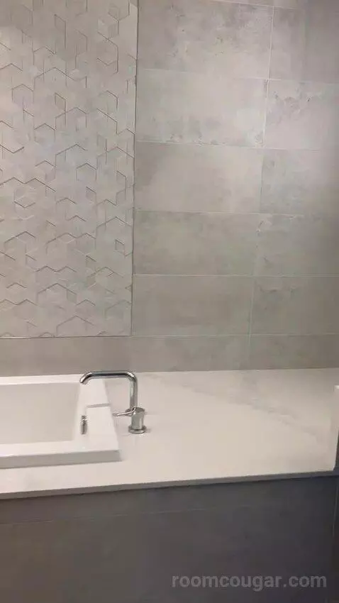 New Renovated Waterfront Tower Modern Suite King (#33100) bathroom picture #5