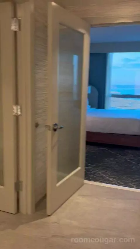 New Renovated Waterfront Tower Modern Suite King (#33100) view picture #12