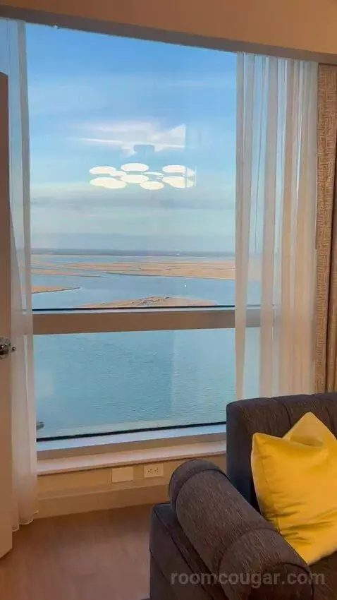 New Renovated Waterfront Tower Modern Suite King (#33100) view picture #6