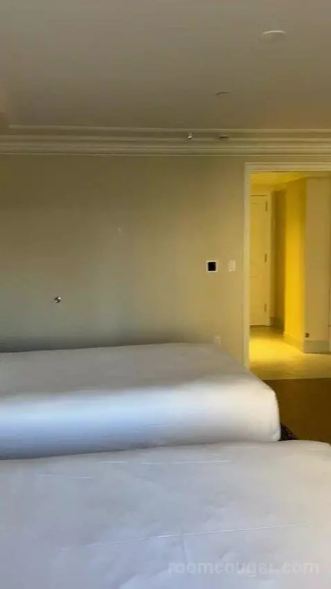 Premium Ocean Non Smoking Two Queens bed picture #10