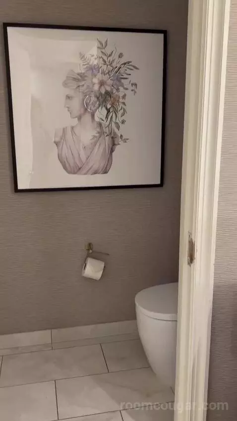Premium Ocean Non Smoking Two Queens bathroom picture #11