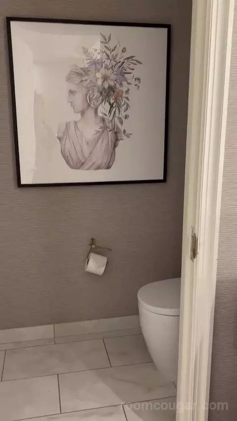 Premium Ocean Non Smoking Two Queens bathroom picture #12