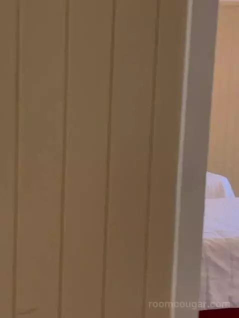 Suite (2PH) bed picture #2