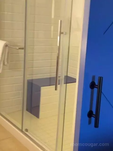 2 Bedroom Lock Off Villa bathroom picture #4