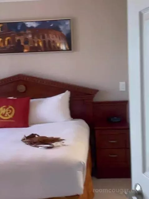 Signature Two Bedroom Suite bed picture #3